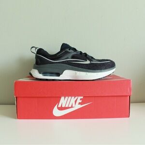 NIKE “Air Max Bliss” Women’s Sneaker